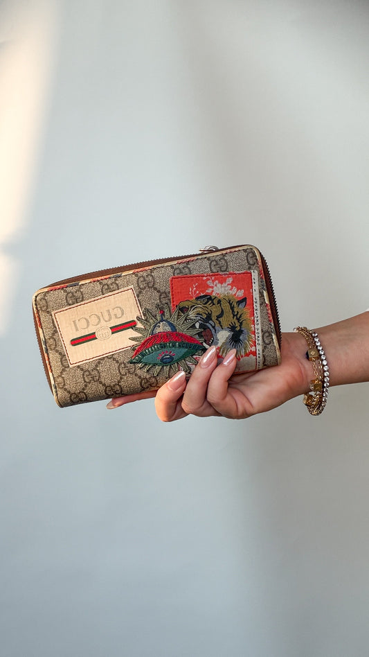 Gucci GG Supreme Tiger Zip Wallet