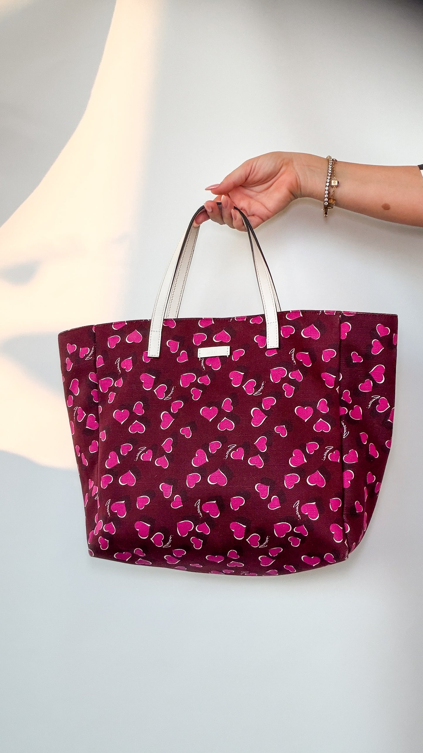 Gucci Heart Print Tote – Burgundy