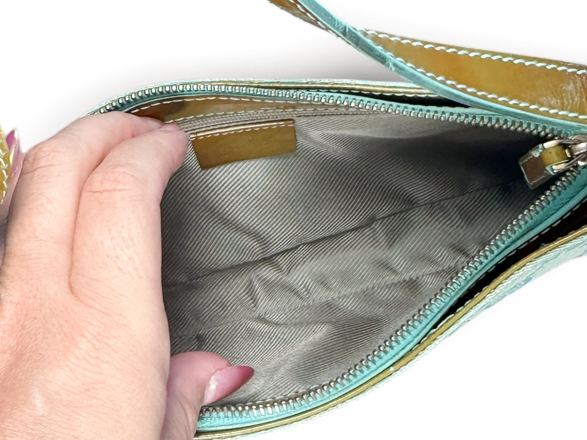 Gucci GG Canvas Baguette Shoulder Bag – Baby Blue