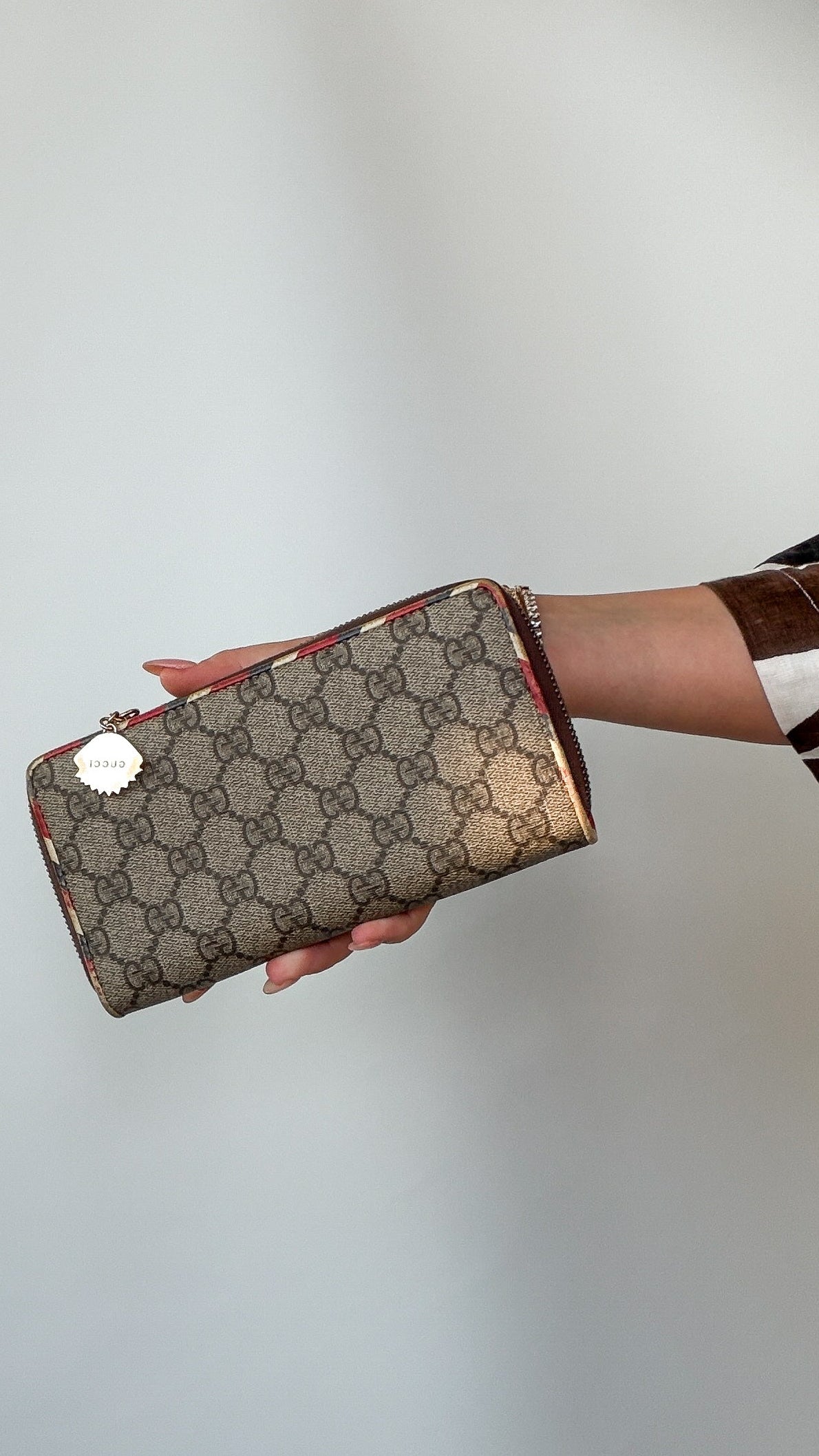 Gucci GG Supreme Tiger Zip Wallet